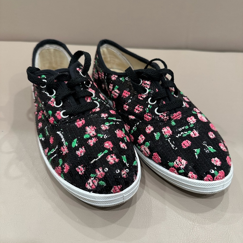 Wet Seal Black Floral Canvas Lace-Up Kids Sneakers